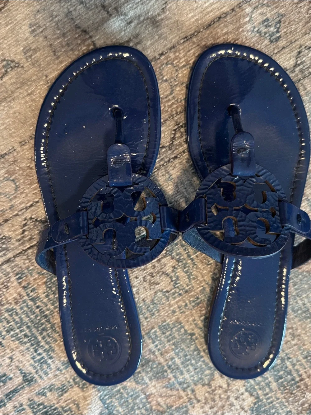 Tory Burch Navy Blue Patent Leather Logo Miller Sandals - Picture 1 of 6